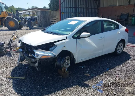2018 Kia Forte Lx z USA, uszkodzony, nr VIN 3KPFK4A75JE284743